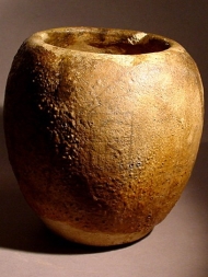 第一王朝3番目のファラオ・ジェトのファイアンス製壺